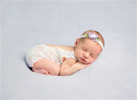 揭秘三个月宝宝每晚的神秘梦境：揭秘宝宝睡眠时间的秘密